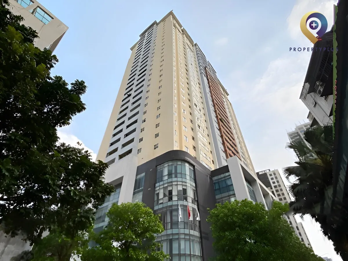 Tòa nhà FLC Landmark Tower nhìn từ dưới lên